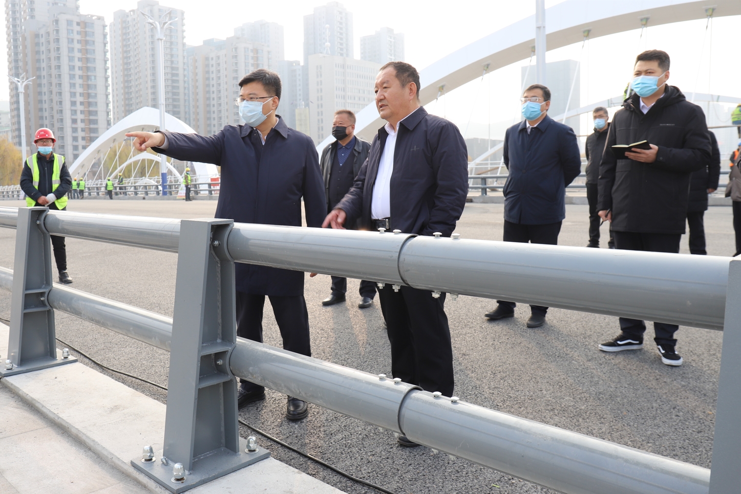 2022.11.21市委書記督導(dǎo)九華山大橋項(xiàng)目1.jpg 2022.11.21市委書記督導(dǎo)九華山大橋項(xiàng)目1.jpg