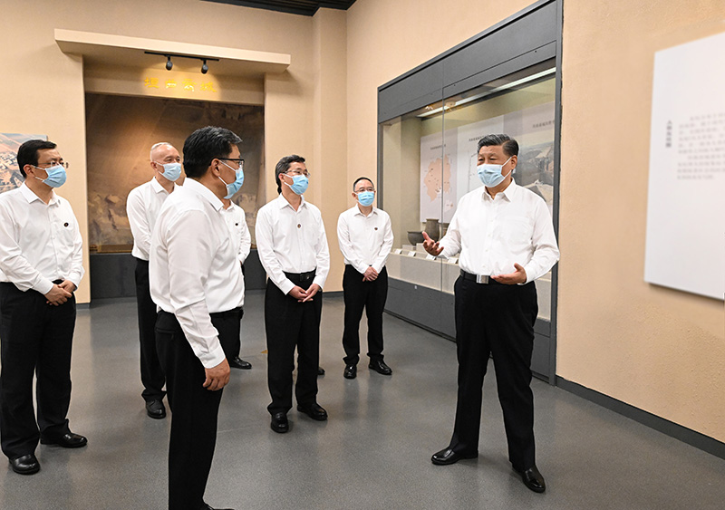 5月16日下午，中共中央總書記、國家主席、中央軍委主席習(xí)近平在前往陜西西安主持中國－中亞峰會途中，在山西運城博物館考察。